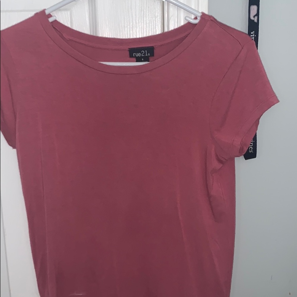 pink tee